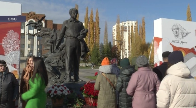 Бөгөн Башҡортостандың халыҡ шағиры Мостай Кәримдең тыуыуына - 104 йыл