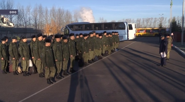 Өфө ҡалаһы уҡыусылары Һамарға парадта ҡатнашырға юлланды