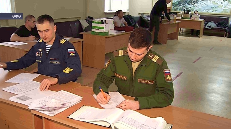 Ҡораллы көстәр сафында контракт буйынса хеҙмәт итергә теләүселәрҙе туплау дауам итә