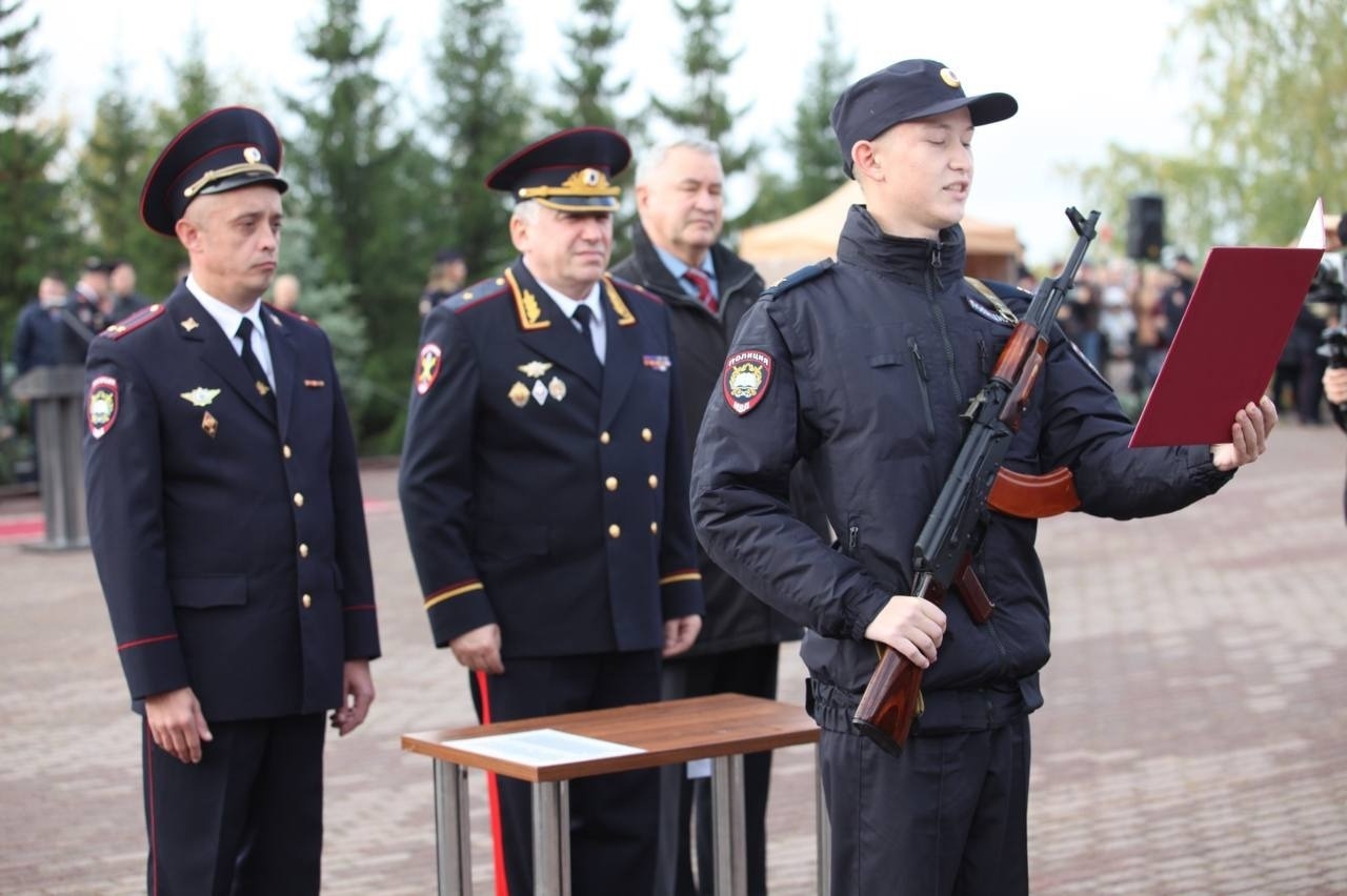 Башҡортостан Башлығы Эске эштәр органдары хеҙмәткәрҙәрен ҡотланы