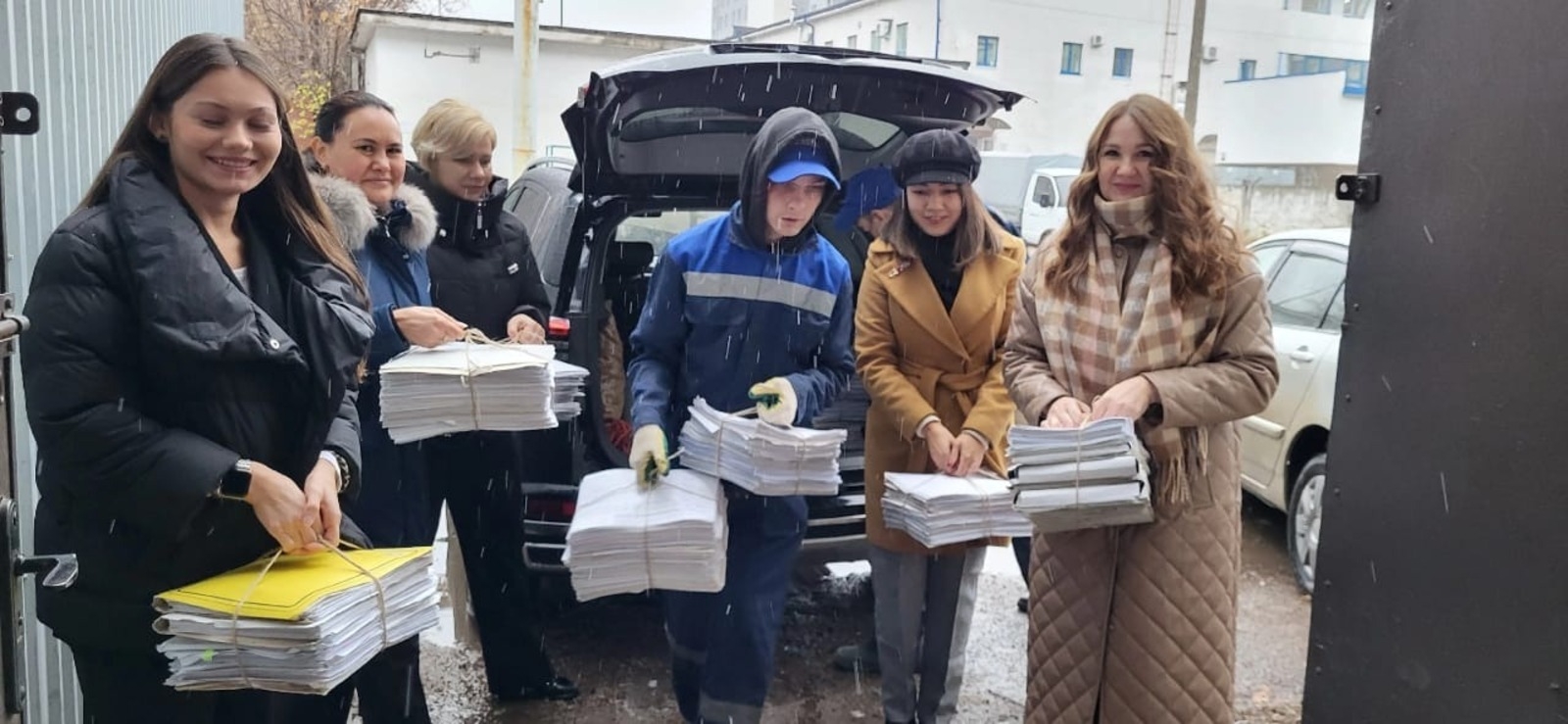 Республика халҡы макулатураны әүҙем йыя