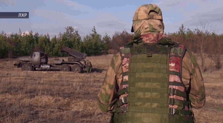 Башҡортостан яугирҙары пехотаға ҡеүәтле ярҙам күрһәтә
