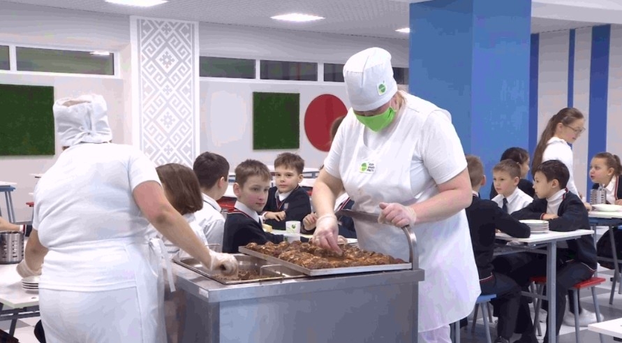 Республика мәктәптәре ашханаларында урындағы аҙыҡ-түлек күләме 78 процент биләй
