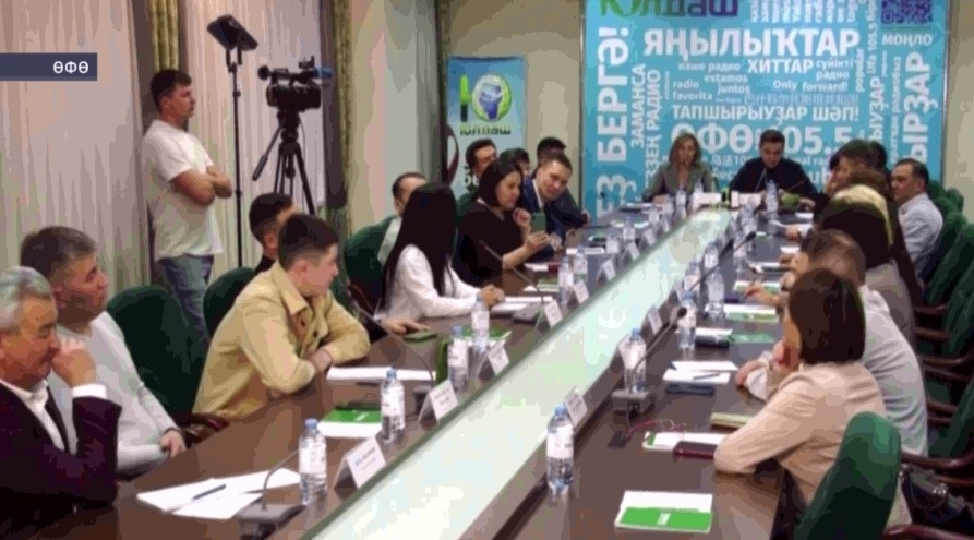 «Ҡайҙа хит?» «Юлдаш» радиоһында заманса эстраданың торошо тикшерелде