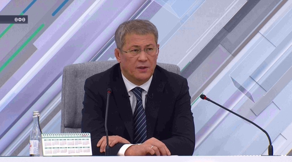 Радий Хәбировҡа мөрәжәғәттән һуң соҡорло юл ярты көн эсендә ямап ҡуйылған