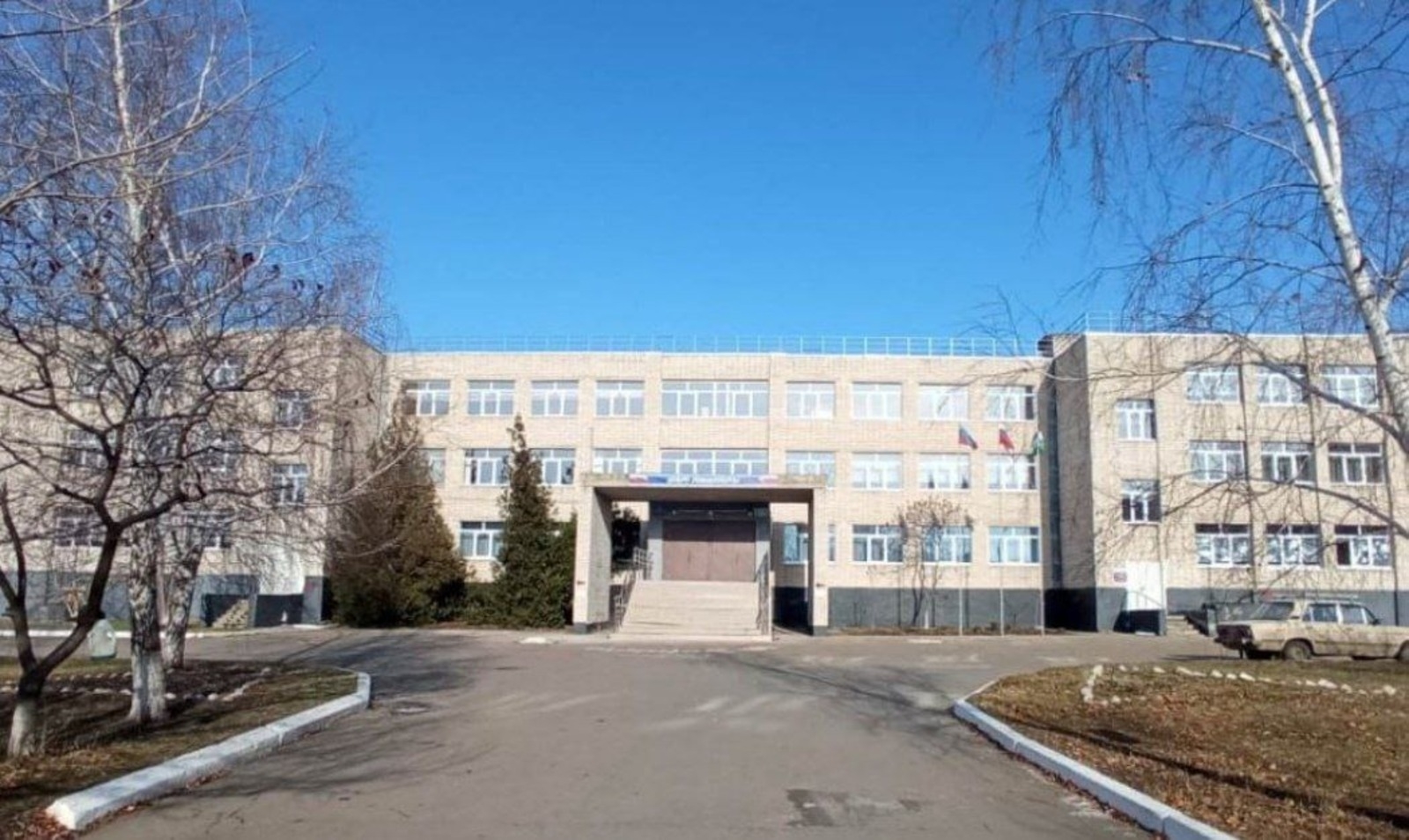Башҡортостан төҙөүселәре Луганскиҙа мәктәп ремонтланы