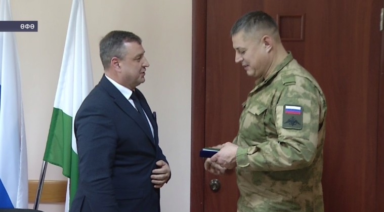 Өфөлә Шайморатов исемендәге батальон яугиры дәүләт наградаһы менән бүләкләнде