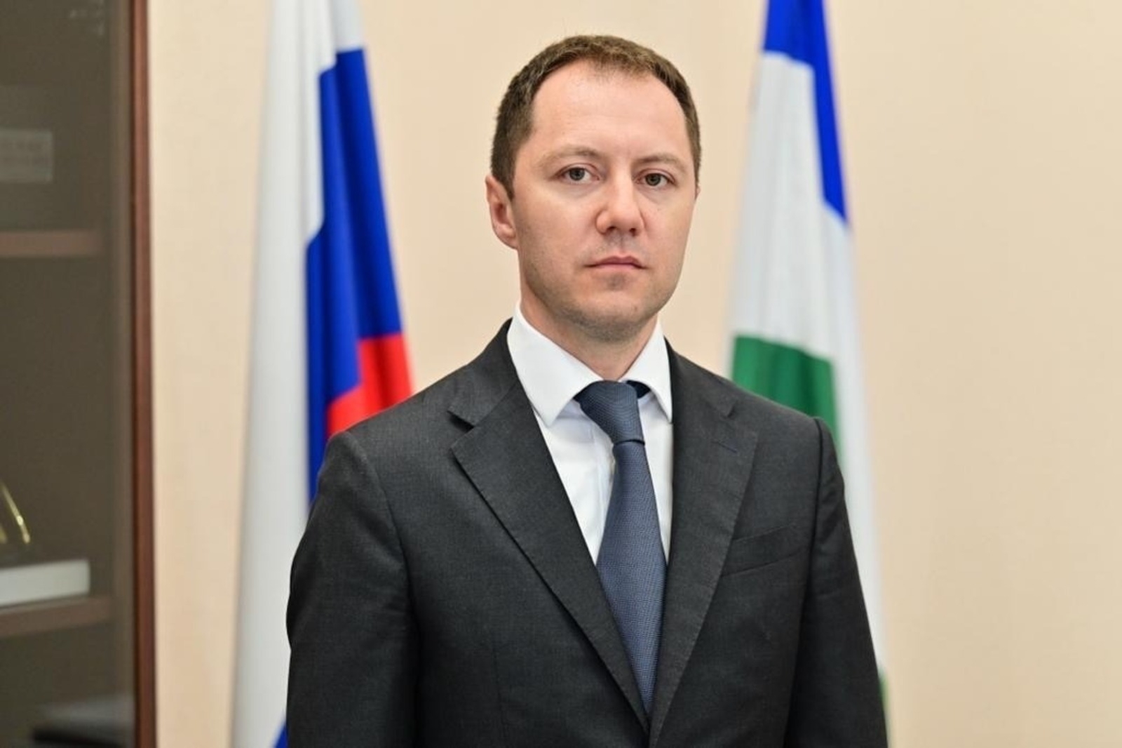 Һаулыҡ һаҡлау министры Айрат Рәхмәтуллин һәм уның водителе дауаханаға һалынған