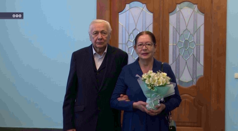 Өфөнөң Киров районы ЗАГС-нда Альбина менән Айҙар Шаммазовтарҙың алтын туйы уҙҙы