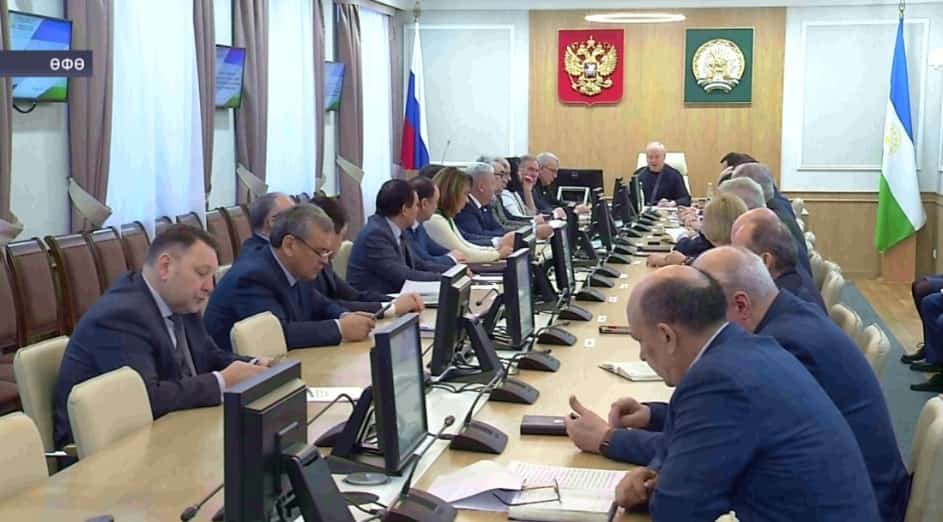Йылдың тәүге эш көнөндә Константин Толкачев депутаттар менән кәңәшмә уҙғарҙы