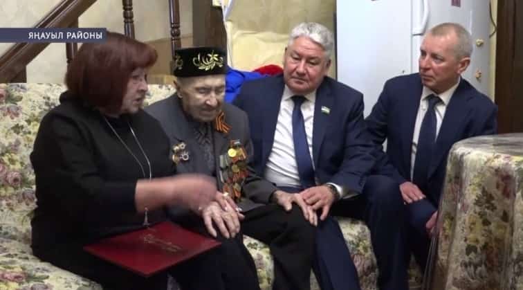 Яңауыл районынан Бөйөк Ватан һуғышы ветераны Рәфғәт Мәғәзов бер быуатлыҡ юбилейын билдәләне
