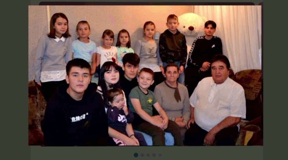 Радий Хәбиров Ғаилә йылында өлгөлө ғаиләләр менән таныштыра