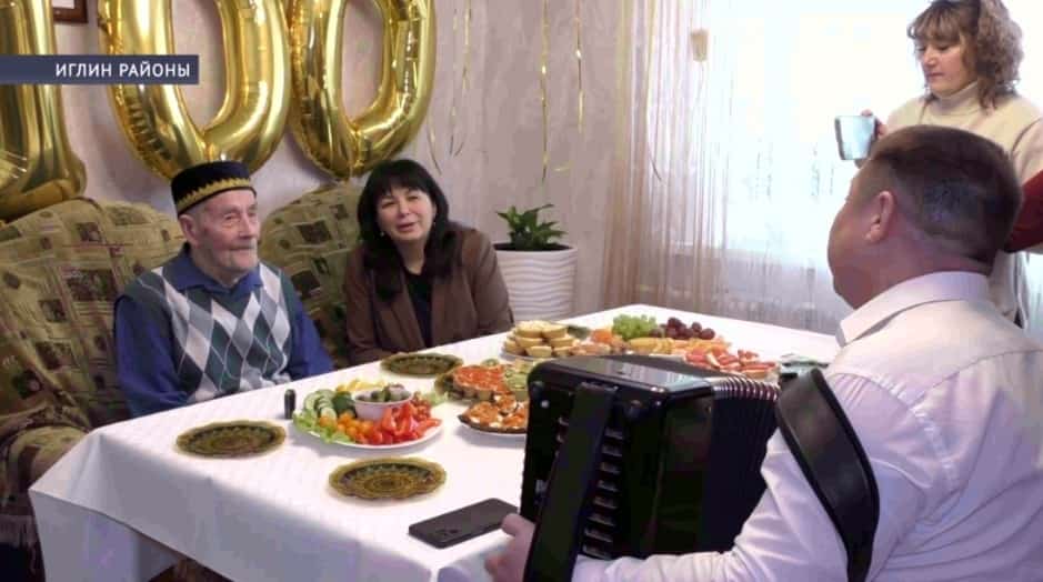 Иглин районында йәшәгән Бөйөк Ватан һуғышы ветераны 100 йәшлек юбилейын билдәләне