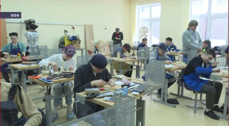 Технология буйынса олимпиадала уҡыусылар практик күнекмәләр үтәп үҙ проекттарын яҡланы