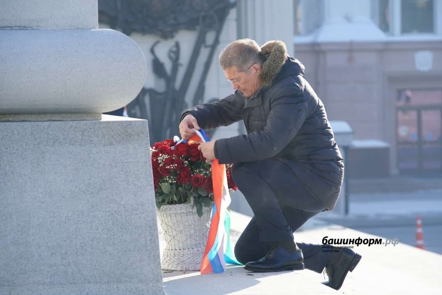 Радий Хәбиров яугирҙәрҙе  иҫкә  алыу сараларында ҡатнашты