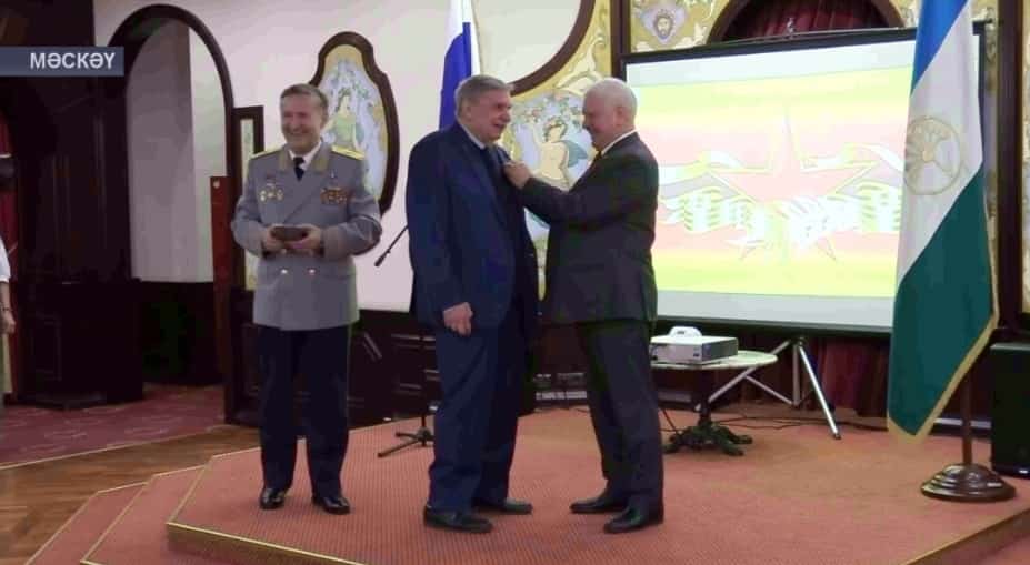 Хәрби фән ветерандары Денис Сибаев менән Сергей Викулов Салауат Юлаев ордендары менән бүләкләнде