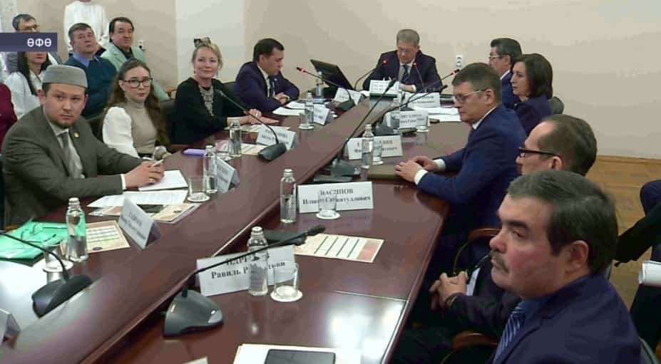 Башҡортостан етәксеһе Радий Хәбиров татар йәмәғәтселеге вәкилдәре менән осрашты