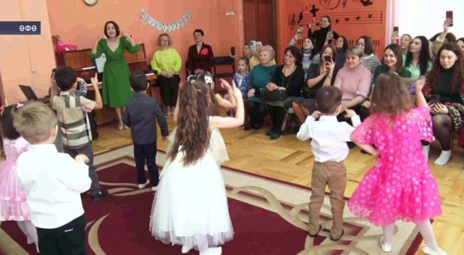 Республикала мәктәпкәсә белем биреү учреждениеларының иң яҡшы педагогтары билдәләнде