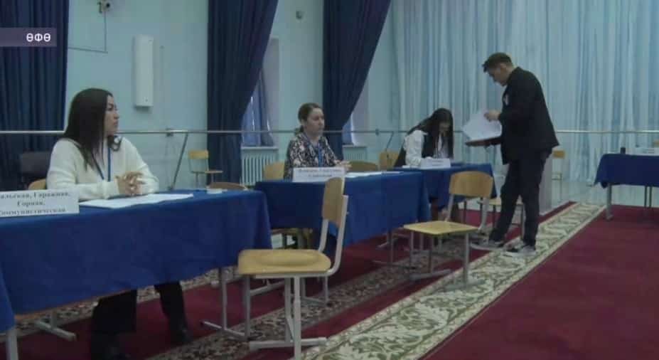 Өфөнөң 185-се һайлау участкаһында «Башҡортостан» телерадиокомпанияһы хеҙмәткәрҙәре эшләй