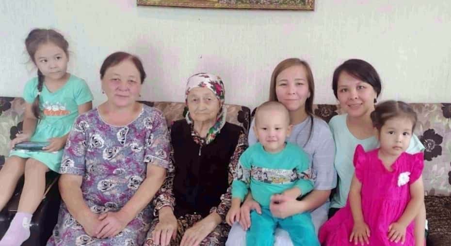 Хәйбулла районы Аҡъяр ауылында йәшәүсе Тәнзилә Байрамғолова 85 йәшлек ғүмер байрамын ҡаршыланы
