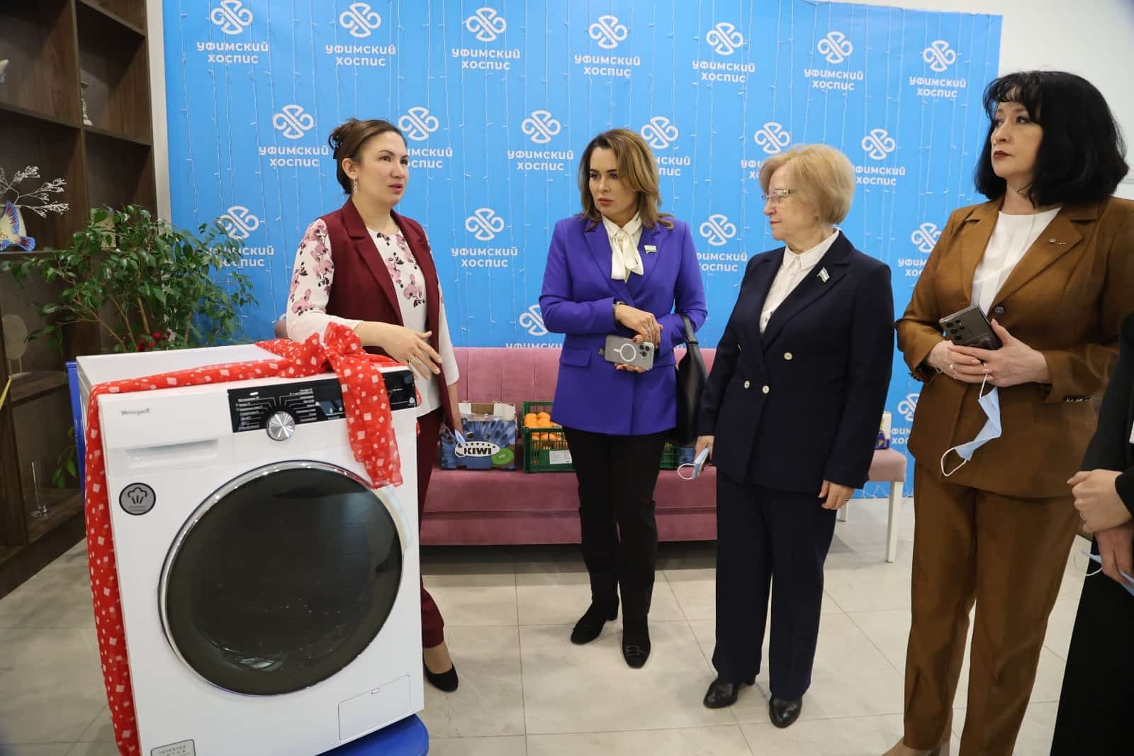 Башҡортостан парламенты Өфө хосписына бүләк тапшырҙы