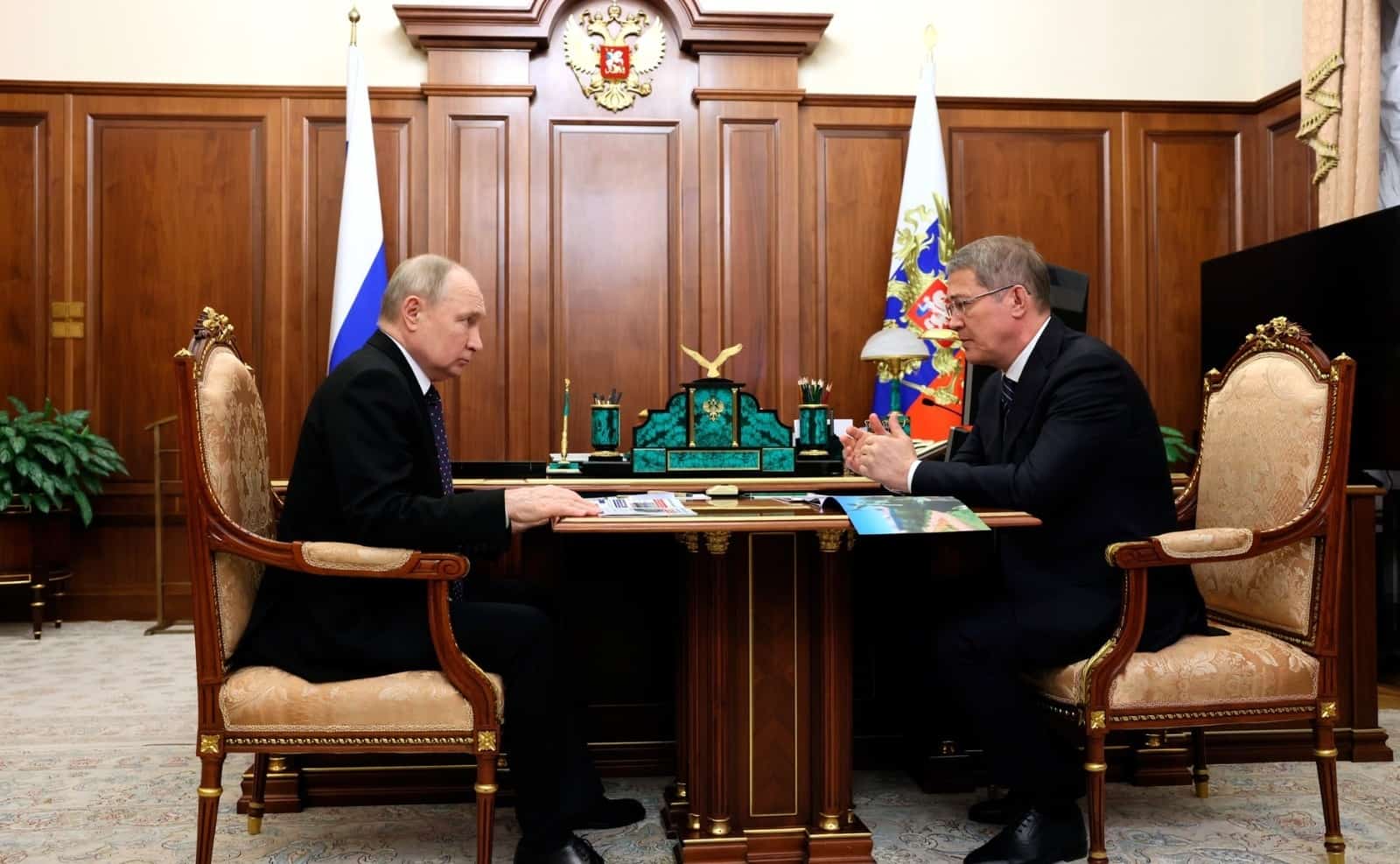 Владимир Путин Радий Хәбировтың  хеҙмәтенә баһа бирҙе