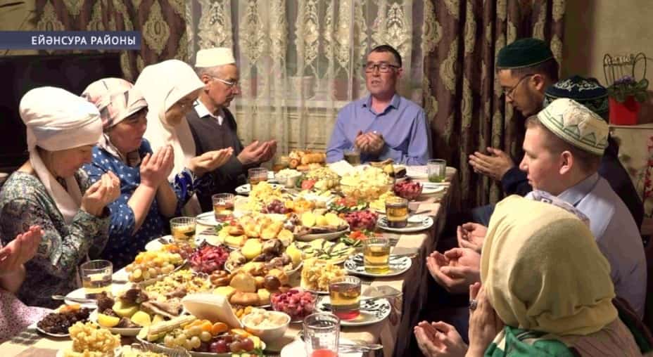 Ейәнсура районында Ураҙа байрамы диндар ғаиләләрҙә уҙғарылды