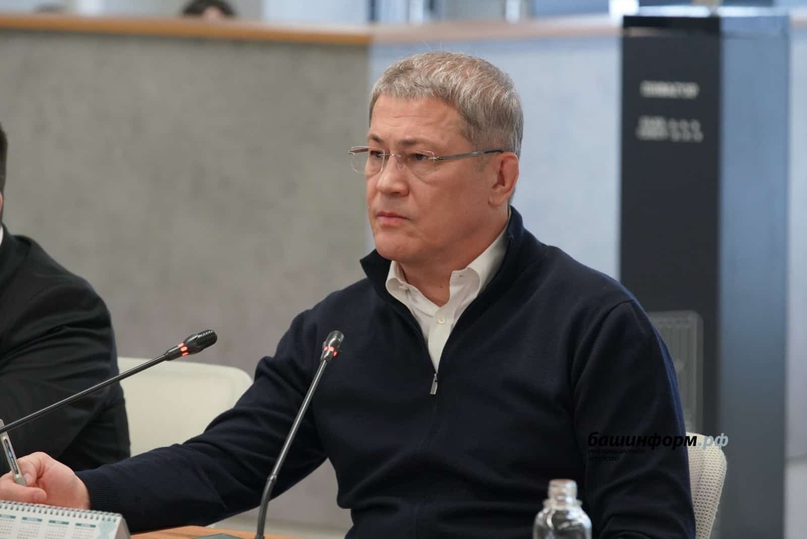 Радий Хәбиров "Салауат Юлаев" етәкселегенең отставкаға китмәүен аңлатты