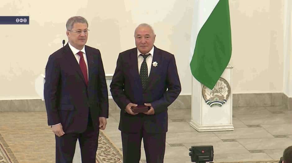 Радий Хәбиров төрлө һөнәр эйәләренә дәүләт наградалары һәм почет грамоталары тапшырҙы