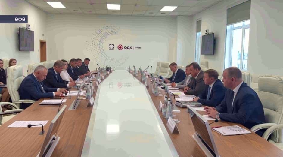 Радий Хәбиров менән Анатолий Сердюков хеҙмәттәшлекте үҫтереү мәсьәләләре буйынса ултырыш уҙғарҙы
