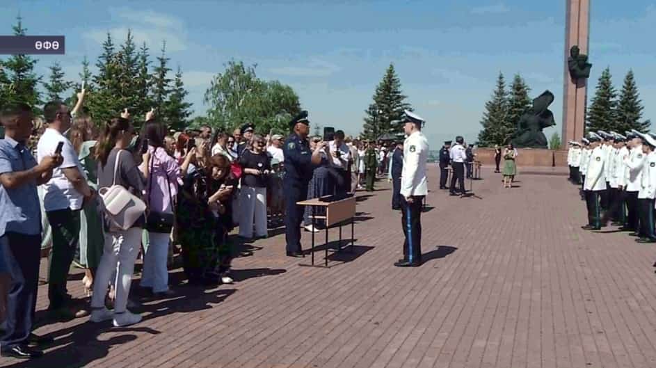 Муса Гәрәев исемендәге Өфө кадет корпусын тамамлаусыларға билдәләр тапшырылды