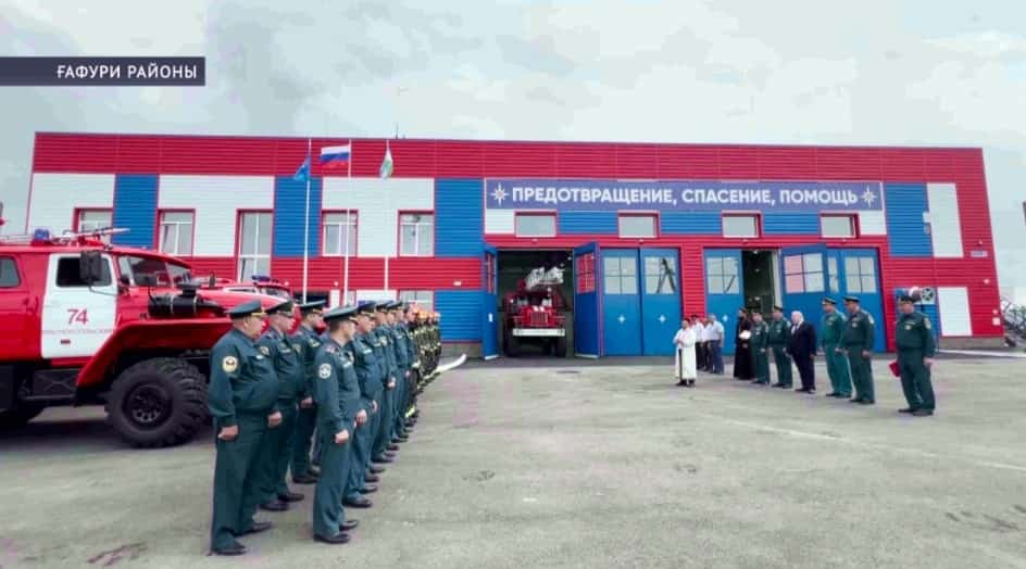 Радий Хәбиров һәм Александр Куренков республика янғын һүндереүселәренә яңы техника тапшырҙы