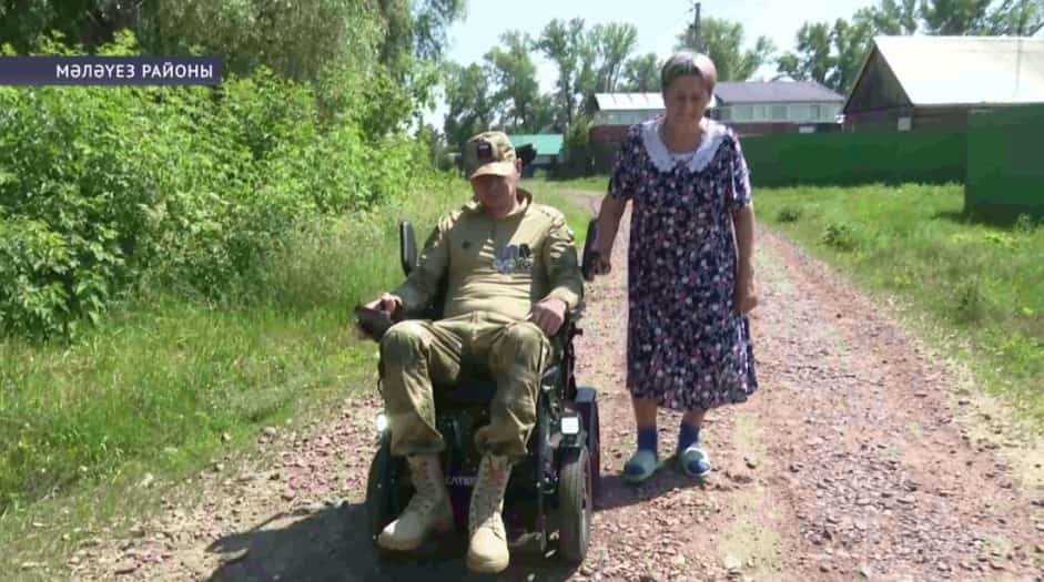 Мәләүез районынан хәрби бәрелештәр ветеранына күп функциялы инвалид коляскаһы тапшырылған
