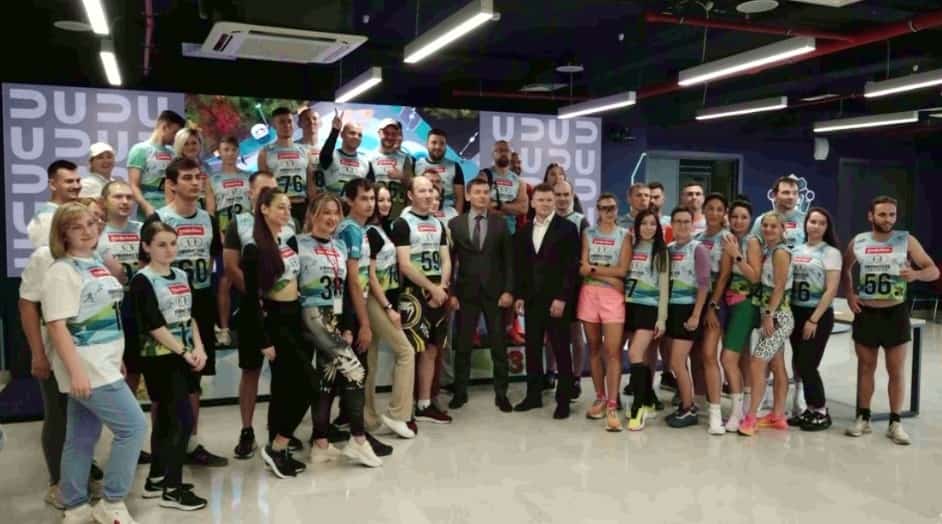 Өфөлә Юғары уҡыу йорттары араһындағы кампус буйлап төҙөүселәрҙең вертикаль йүгереүе үтте