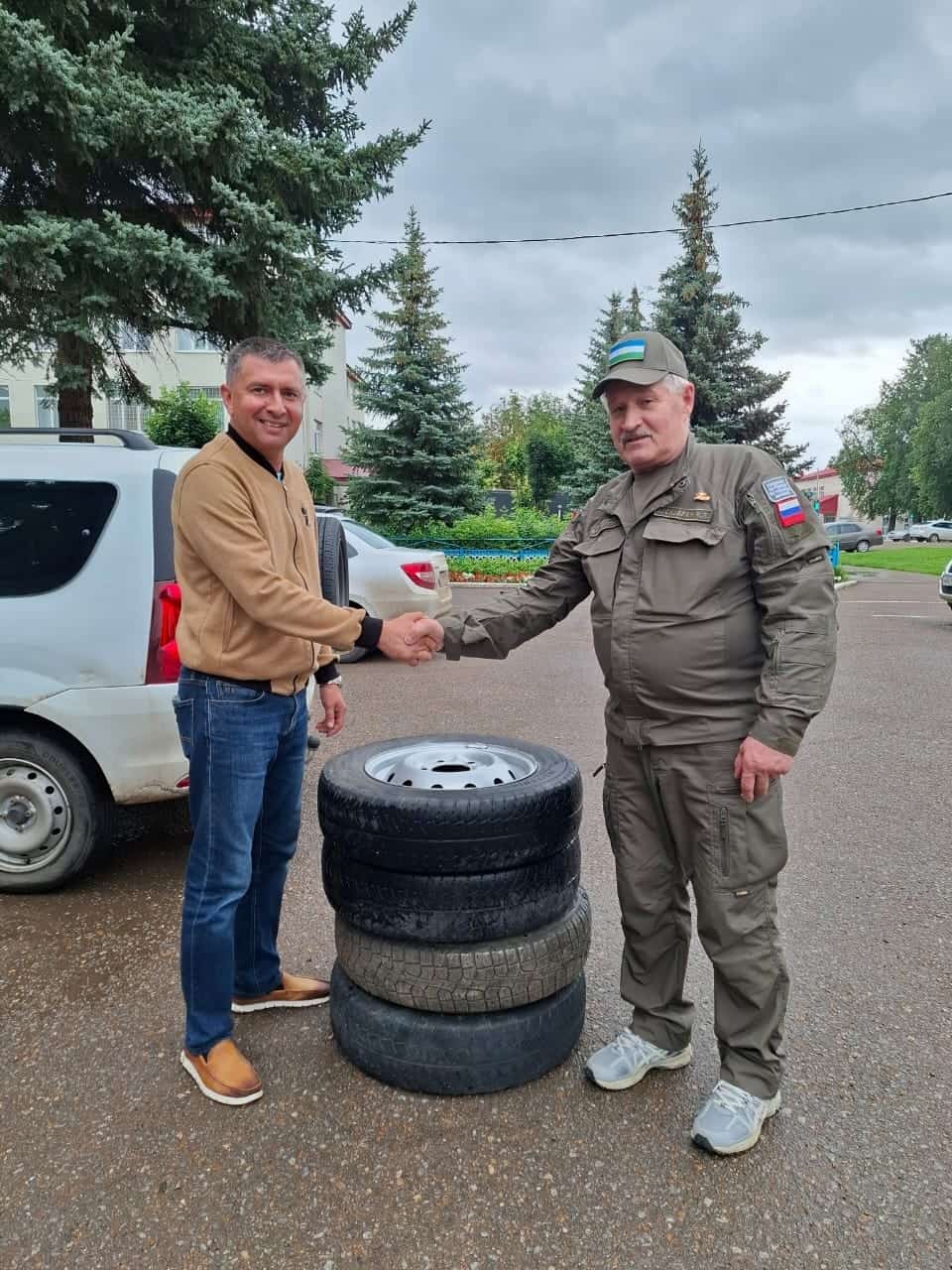 Илеш халҡы алғы һыҙыҡтағы яугирҙарға ярҙам итә