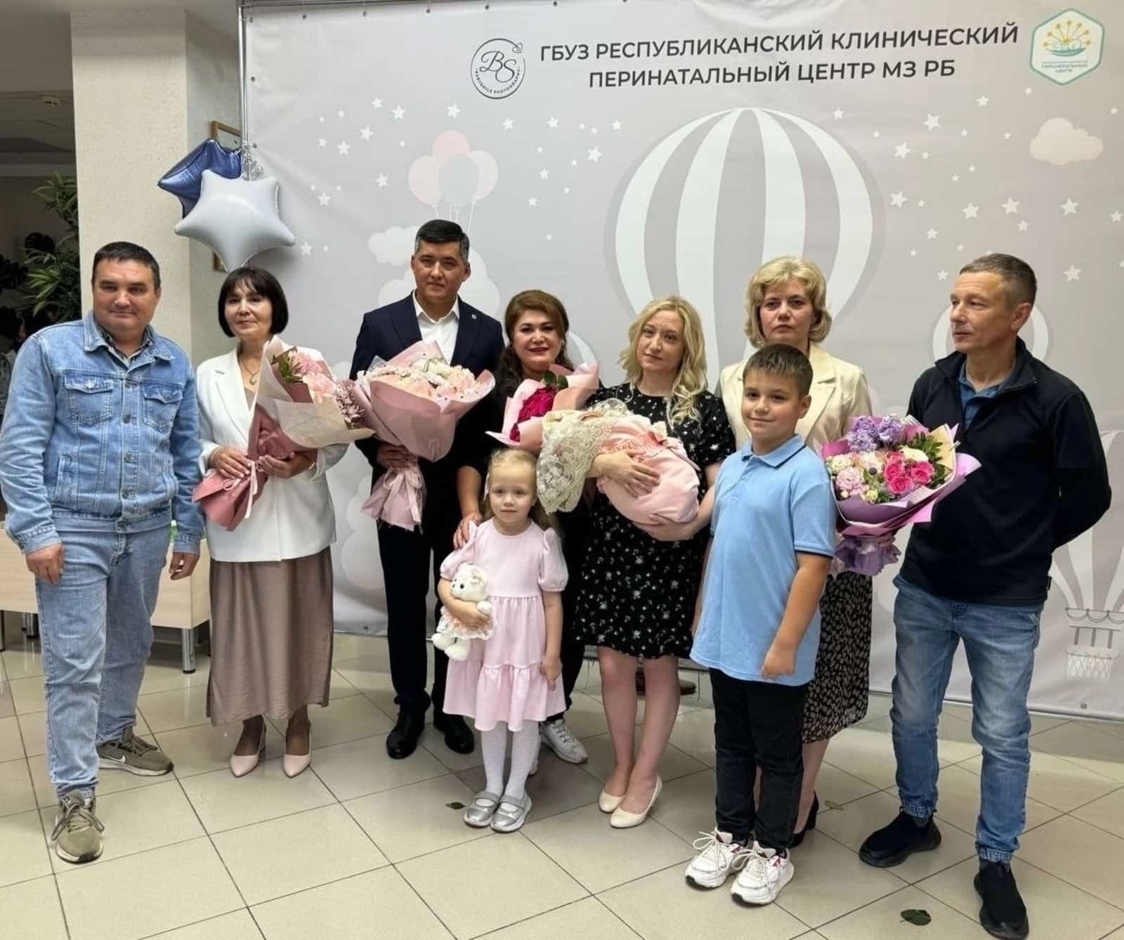 "Ватанды һаҡлаусылар" яугирҙең яңы тыуған ҡыҙын ҡаршы алды