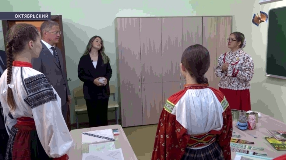 Октябрьский музыка колледжы яңы уҡыу йылын яңыртылған бинала ҡаршы алды