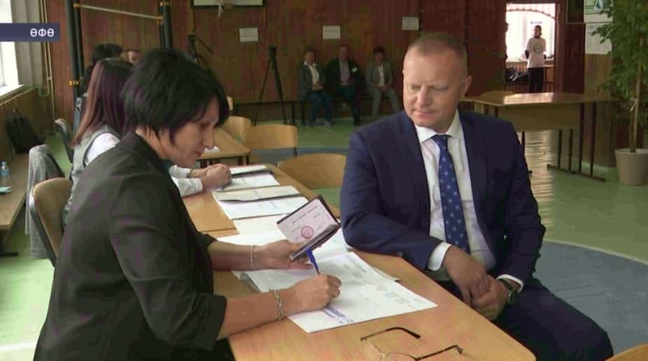 Республика башлығы вазифаһына кандидаттар араһынан Иван Сухарев тәүге булып тауыш бирҙе