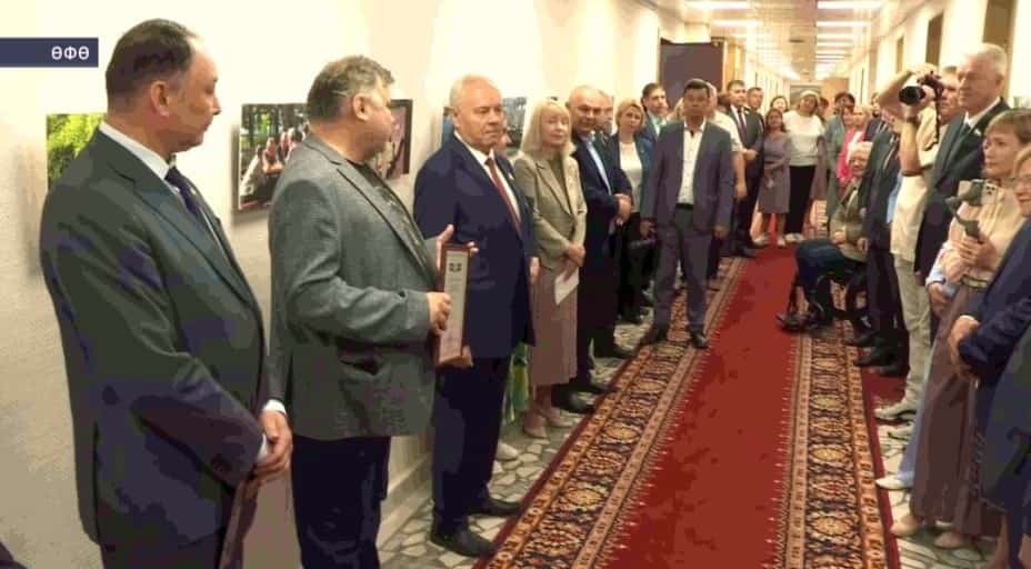 Өфөлә Марат Сарманаевтың «Беҙ тыныслыҡ яҡлы» шәхси күргәҙмәһе асылды