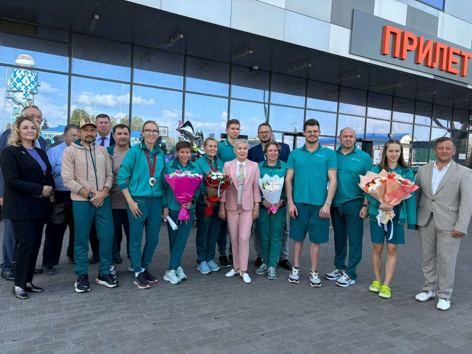 Парижда  Паралимпиадала  ҡатнашҡан Башҡортостан спортсылары Өфөгә ҡайтты