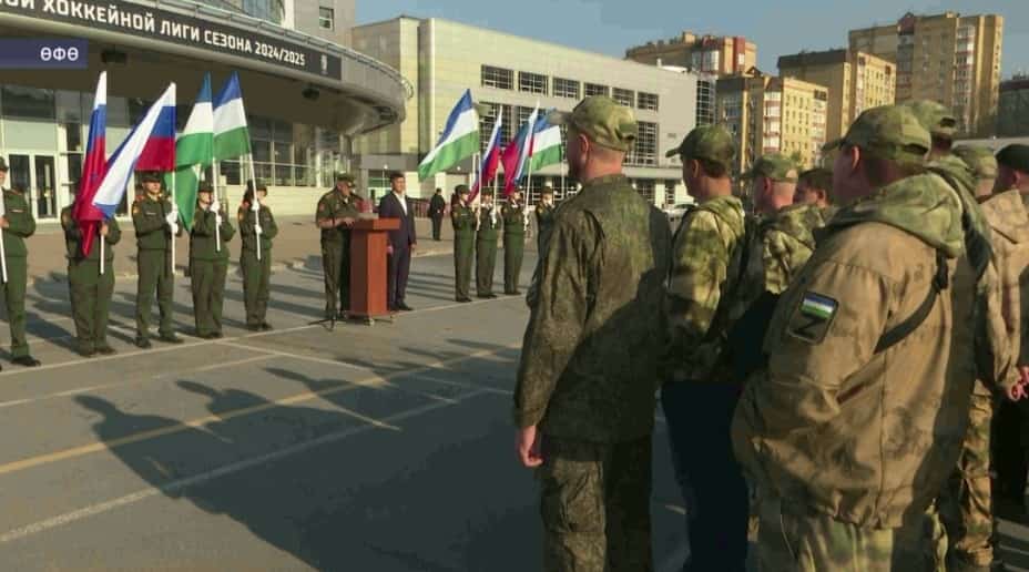 «Өфө-Арена» комплексы алдында яугирҙарҙы махсус хәрби операция биләмәһенә оҙатыу тантанаһы үтте