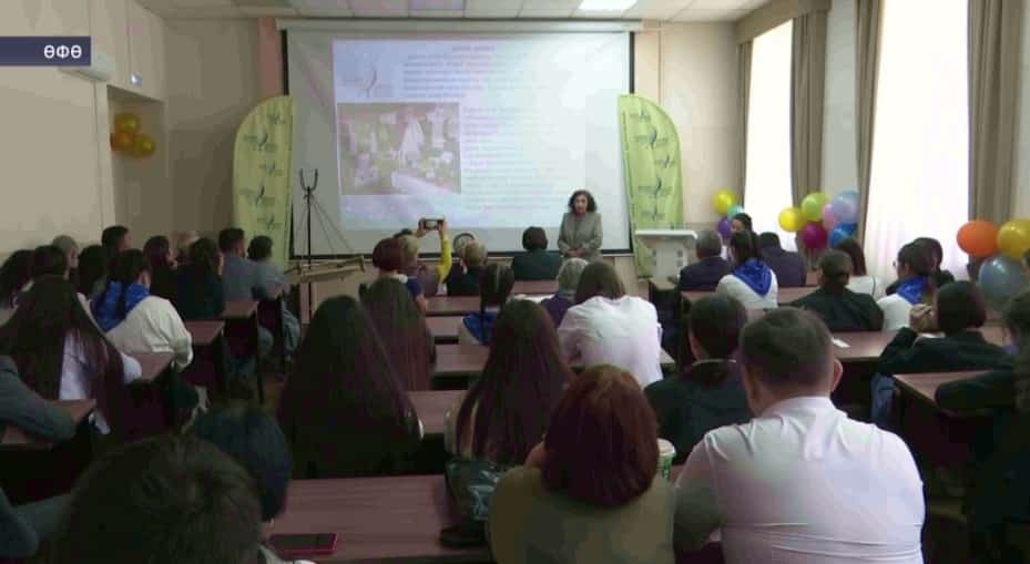Өфөлә Динис Бүләковтың тыуыуына 80 йыл тулыуға арналған әҙәби ҡунаҡхана уҙғарылды