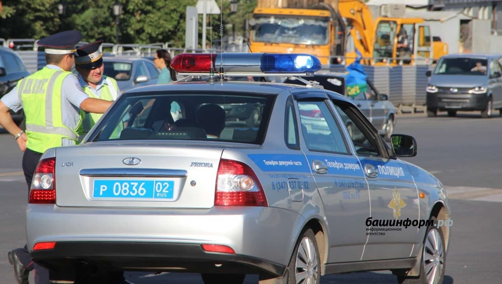 Автоинспекторҙар ир-егеттәрҙе контракт буйынса хәрби хеҙмәткә саҡырмай