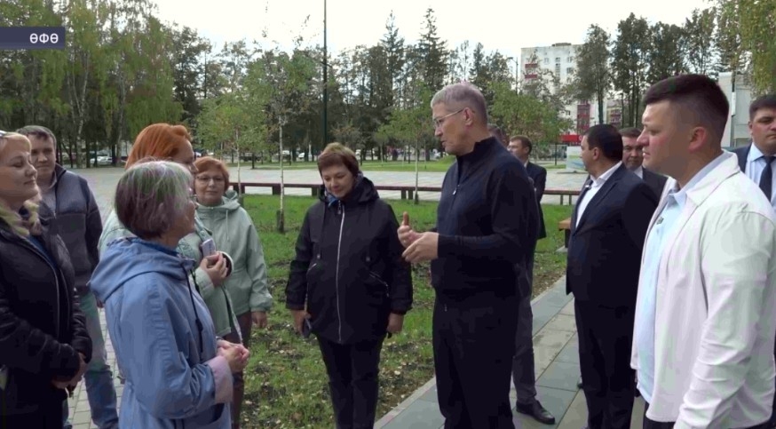 Радий Хәбиров Өфөләге парктарҙы төҙөкләндереү барышы менән танышты