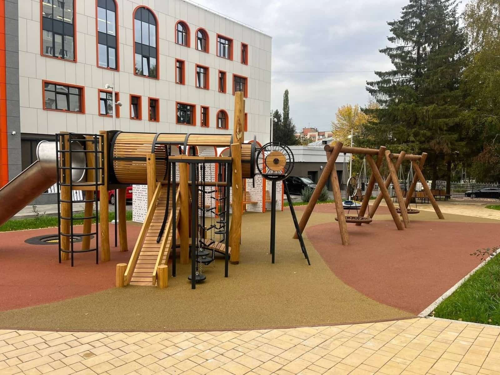 Өфөлә Ҡурсаҡ театры янында балалар майҙансығы төҙөкләндерелде