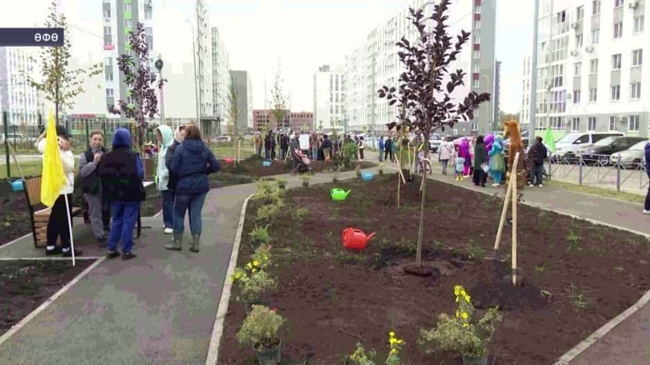 Экологик акция сиктәренда Өфөнөң Булат Имашев урамына емеш ағастары ултыртылды