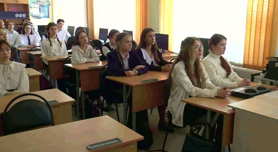 Өфөлә сығарылыш класс уҡыусылары «Имтиханды 100 балға!» онлайн-консультацияла ҡатнашты