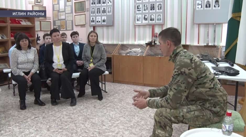 Иглин районында махсус операцияла ҡатнашыусы яугир «ТвориДобро» хәрәкәте ирекмәндәре менән осрашты