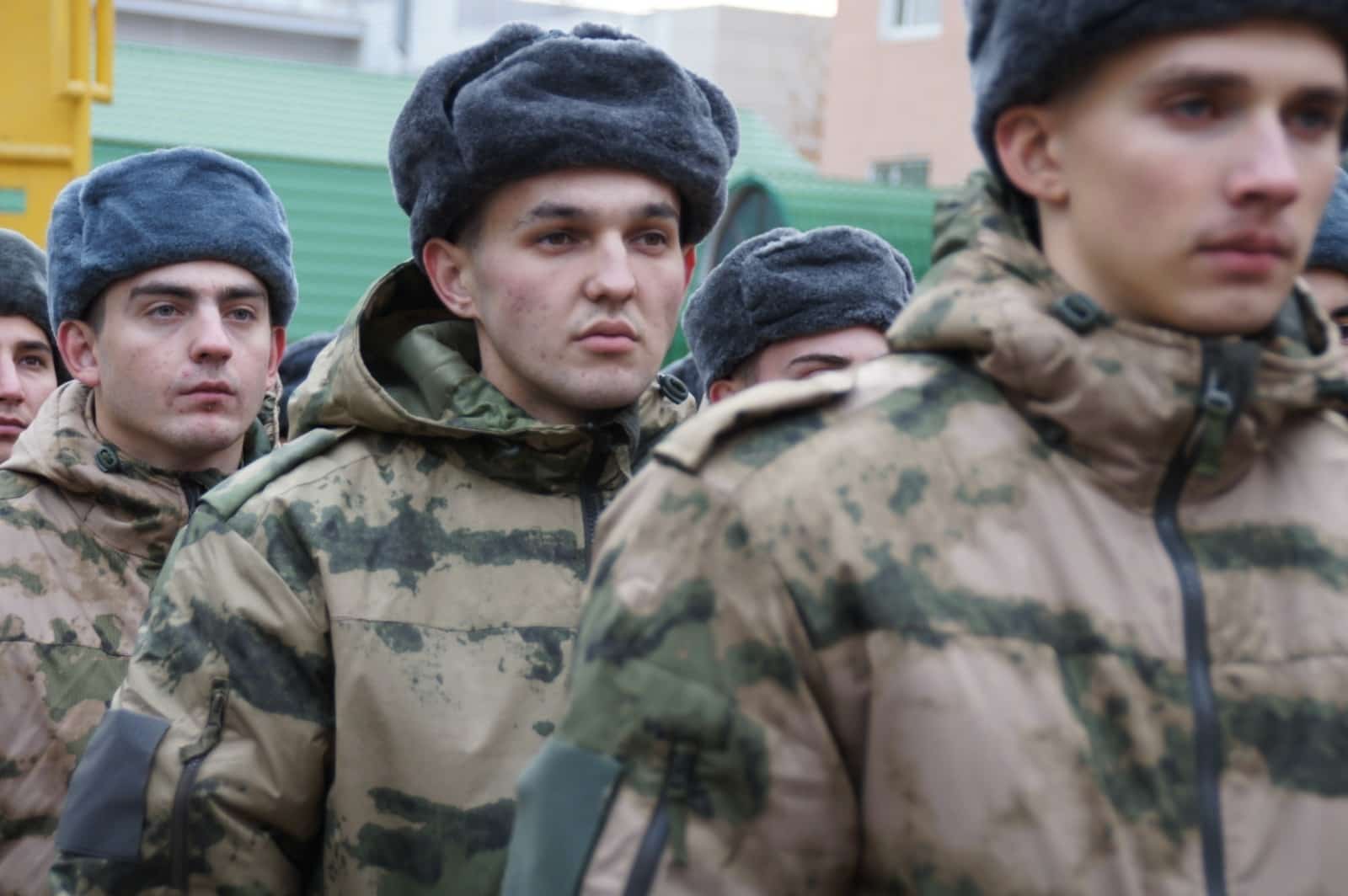 Өфөлә мотлаҡ саҡырылыш буйынса алыныусыларҙы армияға оҙаттылар