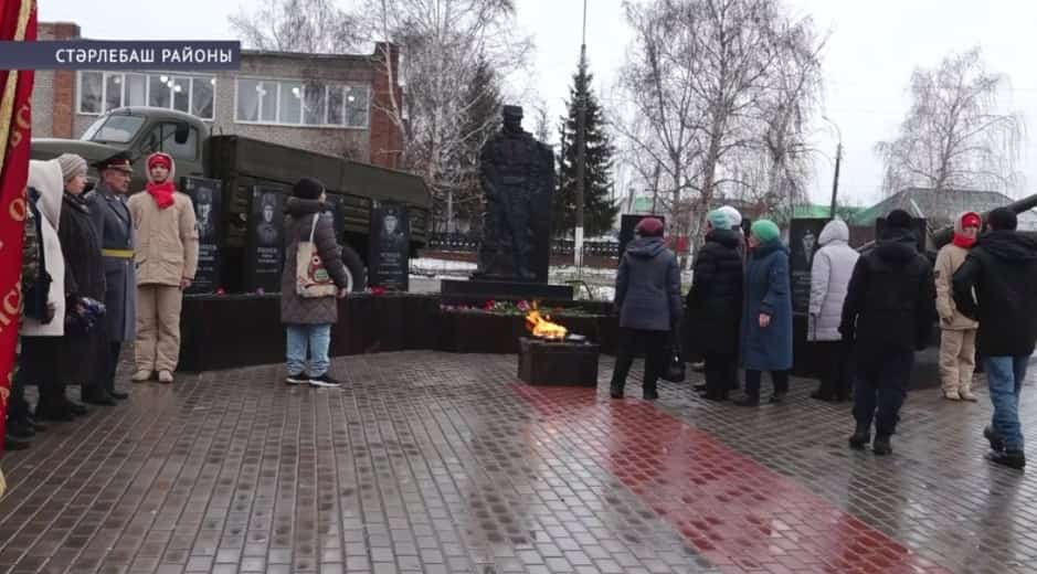 Стәрлебаш районы үҙәгендә яңыртылған Хәрби дан һәм хәтер аллеяһы асылды